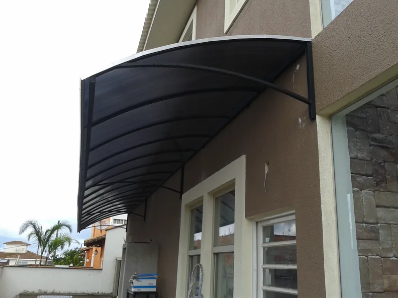 Cobertura em policarbonato instalada pela ToldoFlex Recife